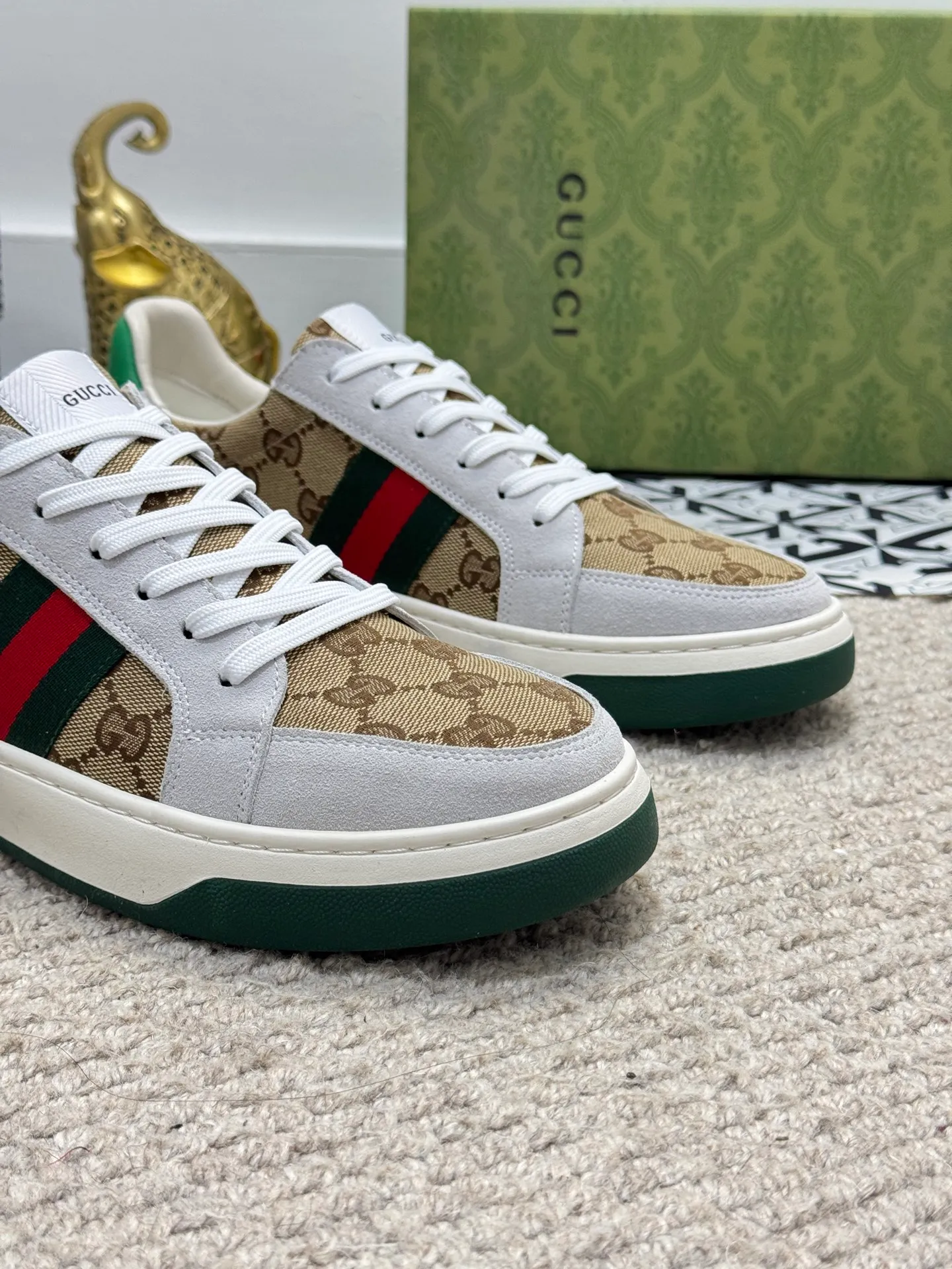 Men's shoes 💰400 [New model] 🪳🪳Gucci─Gucci classic. Gucci purchase level, comparable to genuine products without pressure, colorful style prevails, really looks good on the feet, original leather imported from Italy, the texture is amazing! Lasting technology, first-layer sheepskin lining imported from Italy, highly recommended product, a must-see, high quality will definitely satisfy you! Size: 38-44 (45 customized